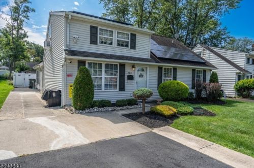 400 Remsen Ave, Avenel, NJ 07001-1142