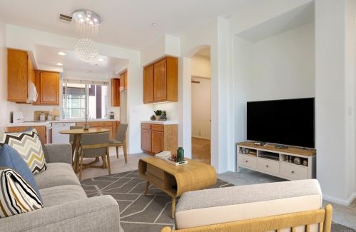 2792 Escala Cir, San Diego, CA 92108-6726