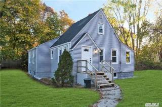 56 Ferndale Ave, Selden, NY 11784-3008