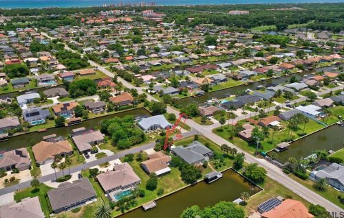 5 Clarendon Ct, Palm Coast, FL 32137-8353
