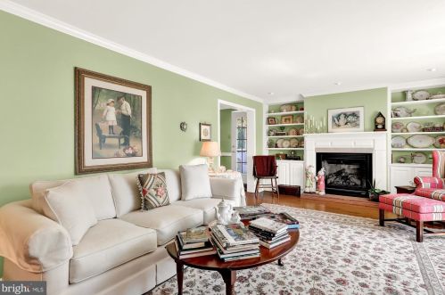 311 Saly Rd, Yardley, PA 19067-1980