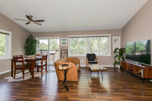 2345 Eldridge Ave, Saint Paul, MN 55109-4087