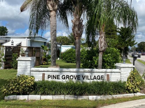 8917 Cypress St, Boynton Beach, FL 33436-2324