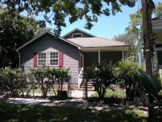 424 Fern St, New Orleans LA  70118-3828 exterior