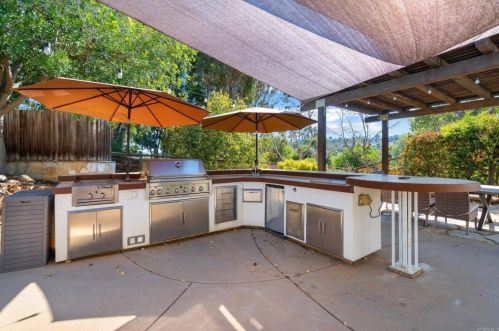 1322 Hamilton Ln, Escondido CA  92029-4316 exterior