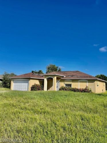 1439 12th St, Cape Coral, FL 33909-0015