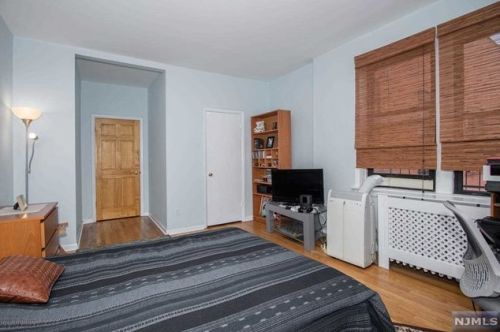 755 Anderson Ave, Cliffside Park NJ  07010-2175 exterior