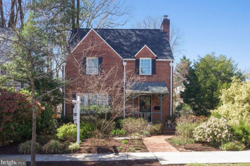 4934 46th St, Washington, DC 20016-4002