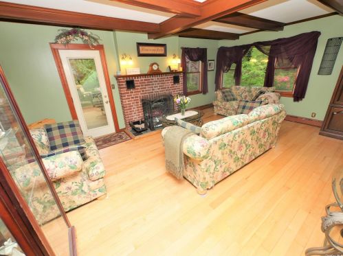 8 Old Rocky Point Rd, Miller Place NY  11764-2025 exterior