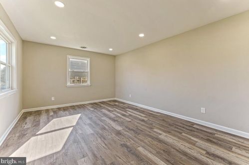 38 Chesterfield Dr, New Castle, DE 19720-1249
