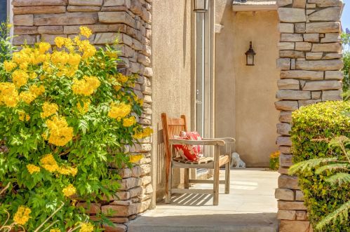 1 Loch Ness Lake Ct, Rancho Mirage, CA 92270-5811