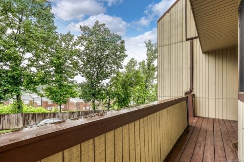 37 Rockledge Dr, Airmont, NY 10901-4646