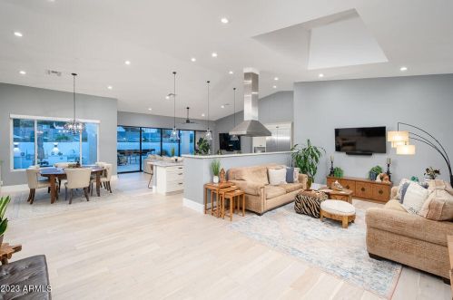 3302 51st St, Phoenix AZ  85018-6612 exterior