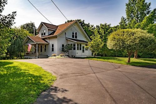 812 Englewood Dr, Englewood, OH 45322-2809