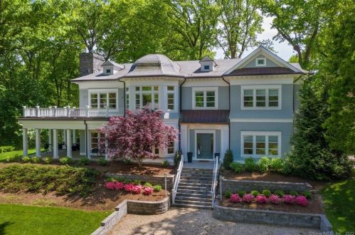 22 Oak Dr, Riverside, CT 06878-2417