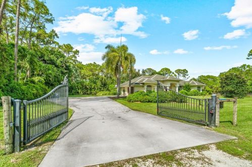 16283 72nd Rd, Town Of Loxahatchee Groves, FL 33470-3113