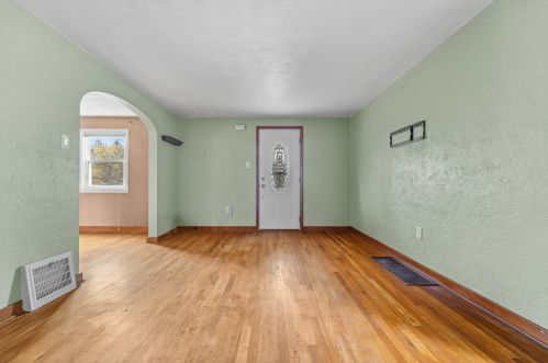 715 Hamil Rd, Verona PA  15147-2924 exterior