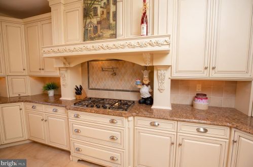 108 Gift Cir, Prospectville PA 19002-2732 exterior