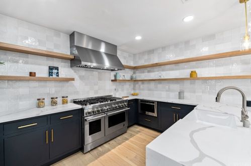 12432 La Maida St, North Hollywood CA  91607-3507 exterior