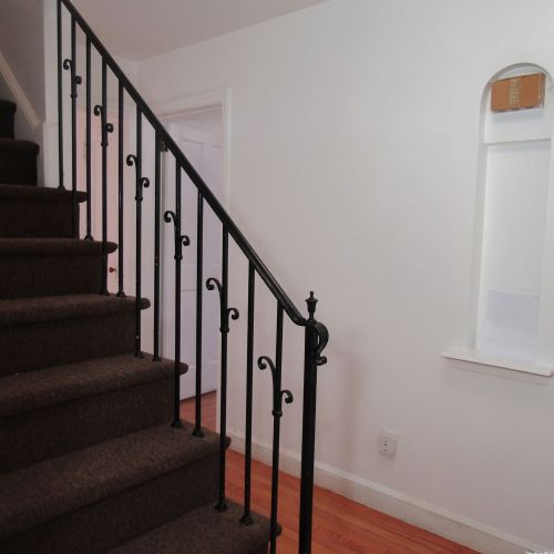 2 Oak Dr, New Hyde Park NY  11040-3315 exterior