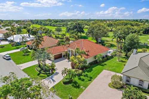 5610 Tamberlane Cir, West Palm Beach, FL 33418-3889