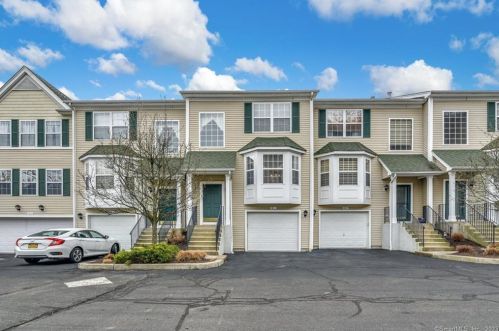 1011 Lexington Blvd, Bethel, CT 06801-1347