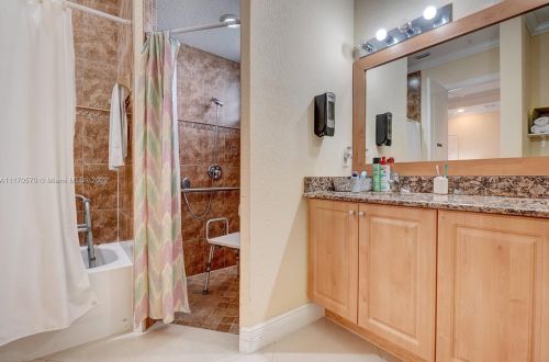 160 Saratoga Ave, Fort Pierce FL  34953-5974 exterior