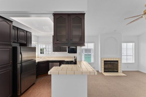 1367 Thomas Ave, San Diego, CA 92109-4278