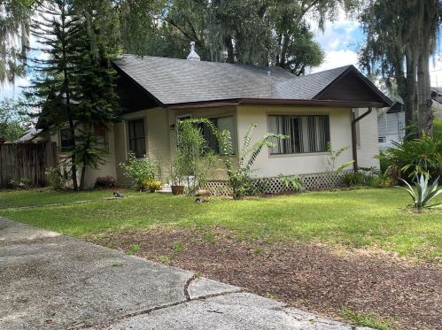 210 Adelle Ave, Deland, FL 32720-4104