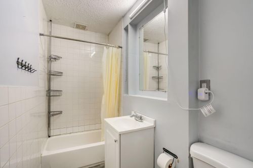 3939 Dupont Ave, Minneapolis MN  55412-2036 exterior