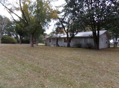 1764 Adams Rd, Defuniak Springs, FL 32433-5105