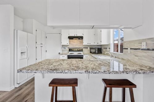 15530 Lottie Way, Lathrop CA  95330-9475 exterior