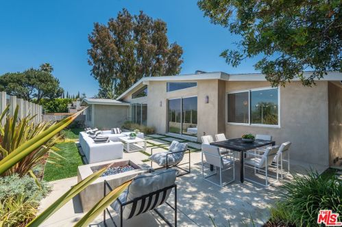 3423 Scadlock Ln, Van Nuys CA  91403-4915 exterior