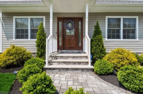 121 La Grande Ave, Fanwood, NJ 07023-1556