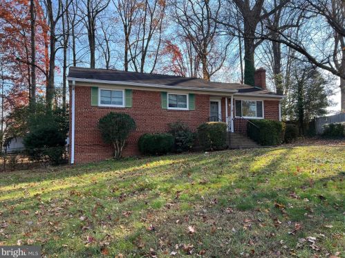 5811 Atteentee Rd, Springfield, VA 22150-3902