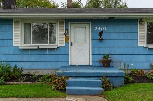 2401 Charlemagne St, Darbydale, OH 43123-1401