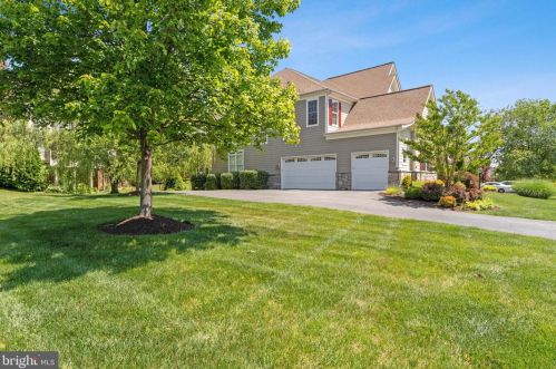 8373 Pedigrue Ct, Gainesville VA  20155-3240 exterior