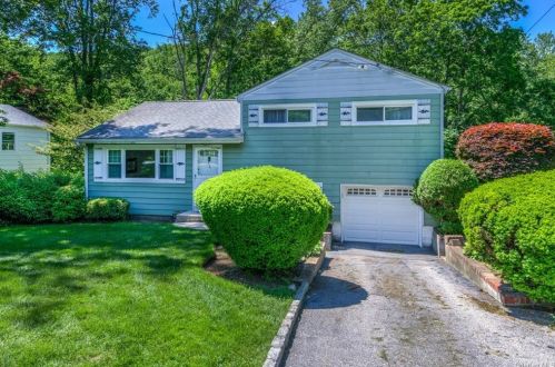 594 Washington Ave, Pleasantville, NY 10570-1105