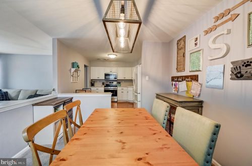 708 Thornhill Dr, Collegeville PA  19426-3955 exterior