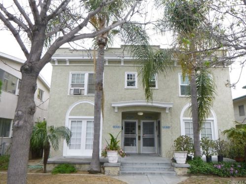 3032 3rd St, Long Beach, CA 90814-2505