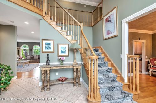 7 Windsor Ln, Tinton Falls, NJ 07712-3275