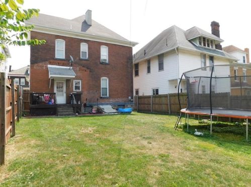 504 Vine St, South Connellsville, PA 15425-4131