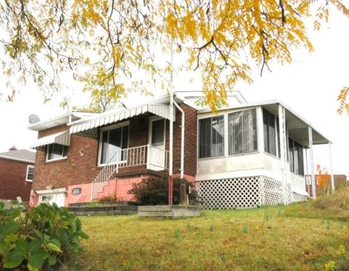 302 Woodhill Rd, Pittsburgh, PA 15122-2539