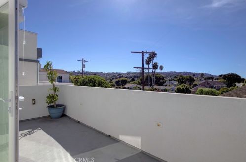 6160 Pacific Coast Hwy, Redondo Beach CA  90277-5907 exterior