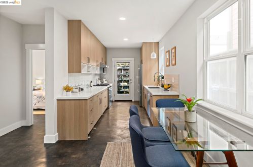 3214 Ettie St, Oakland CA  94608-4016 exterior