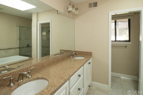 501 Sayre Dr, Princeton NJ  08540-5855 exterior