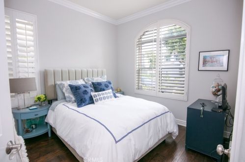 1 Belfort, Newport Beach, CA 92657-1075