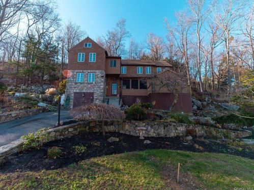 37 Ellen Ave, Mahopac, NY 10541-4718