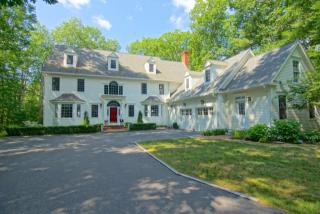 7 Wingate Ct, Stratham NH  03885-2353 exterior