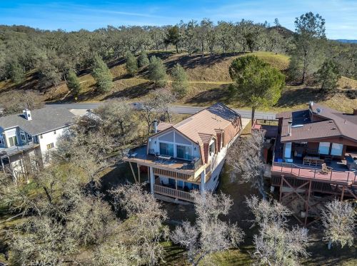 2355 Lakeview Dr, Lake Nacimiento CA  93426-9626 exterior